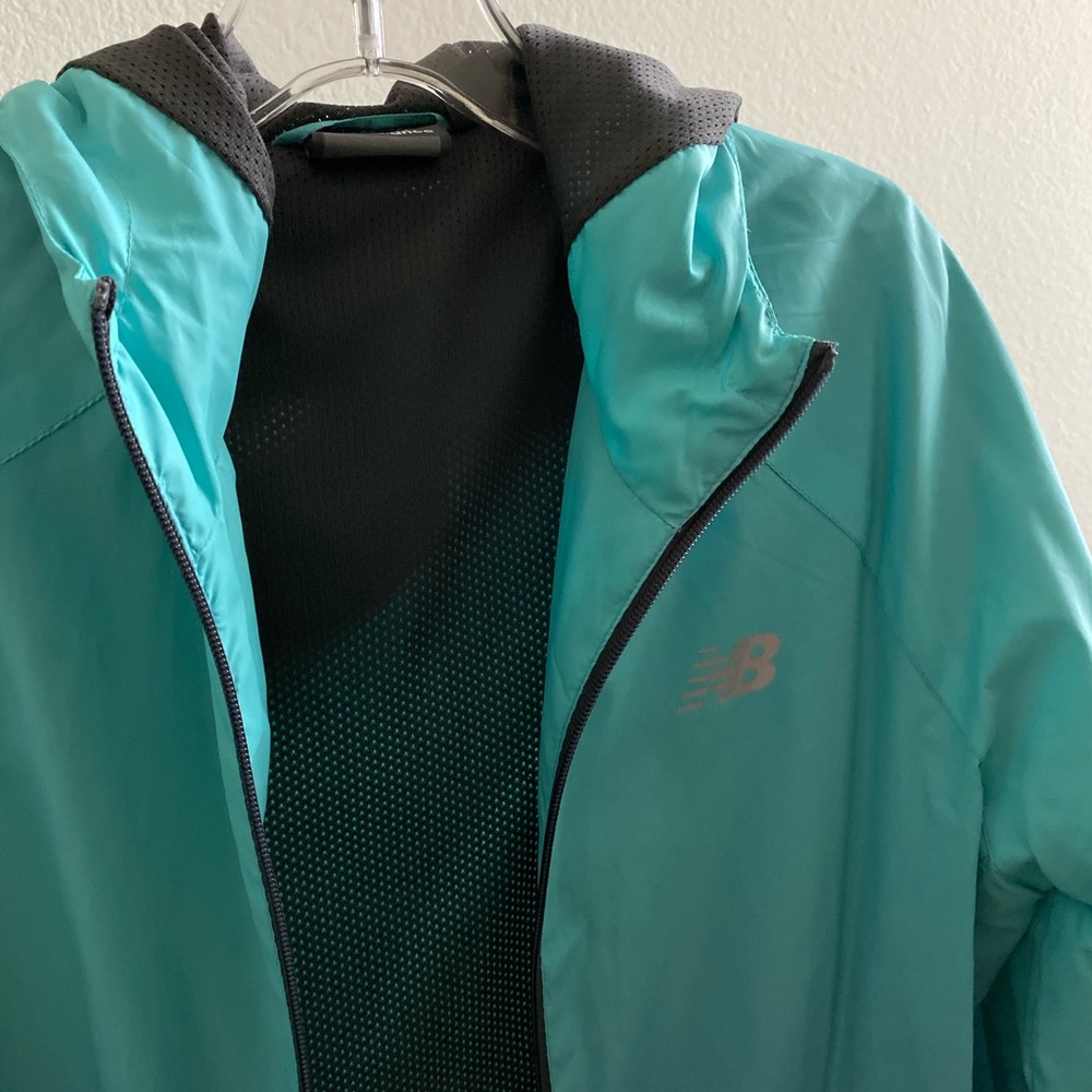 Cute gradient blue NB medium wind breaker